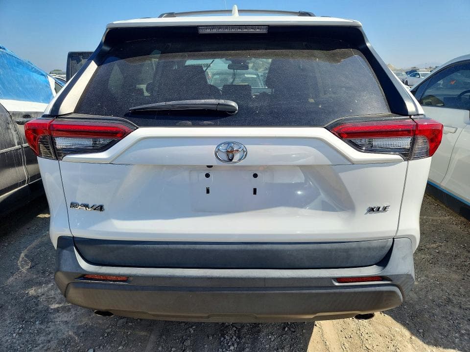 2021 TOYOTA RAV4 XLE 6