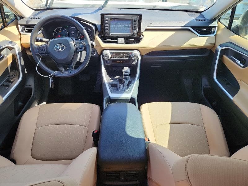2021 TOYOTA RAV4 XLE 8