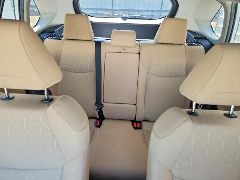 2021 TOYOTA RAV4 XLE 10