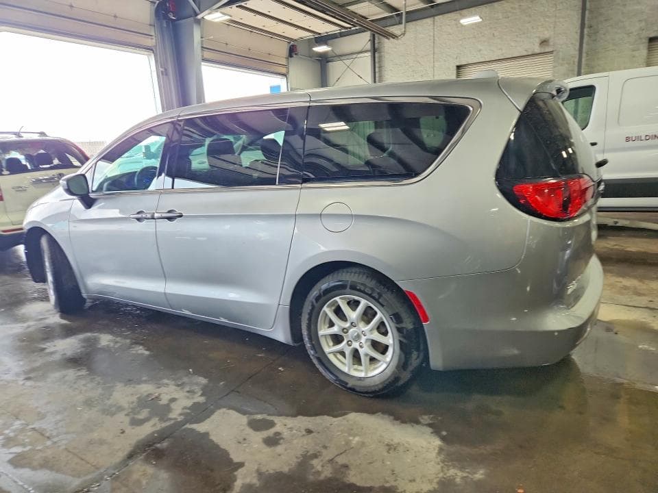 2017 CHRYSLER PACIFICA TOURING 2