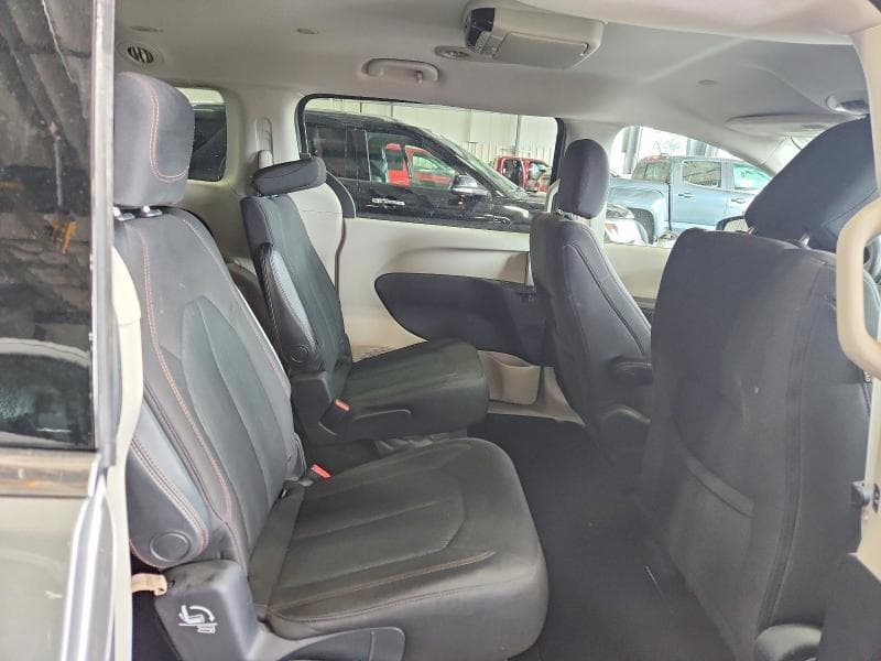 2017 CHRYSLER PACIFICA TOURING 11