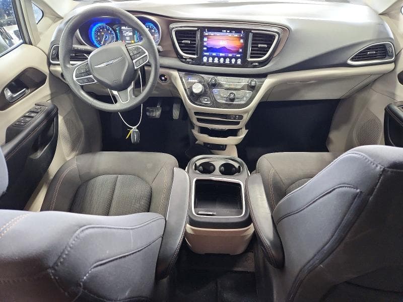 2017 CHRYSLER PACIFICA TOURING 8