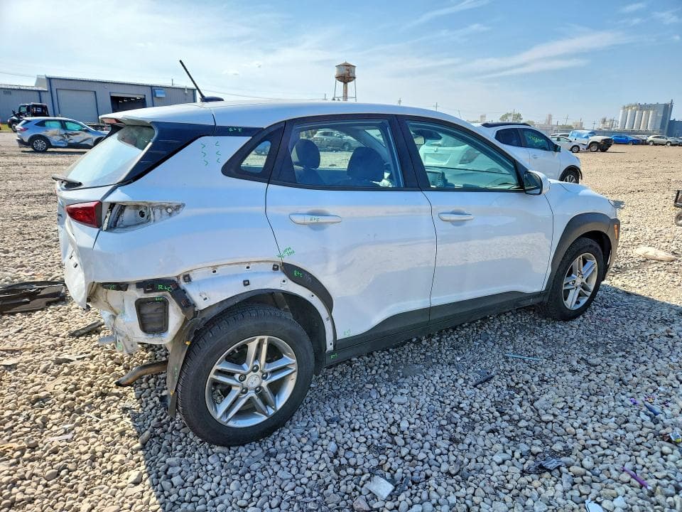 2021 HYUNDAI KONA SE 3