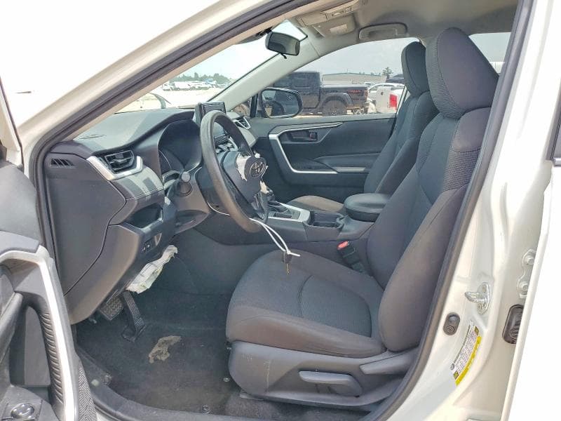 2021 TOYOTA RAV4 LE 7