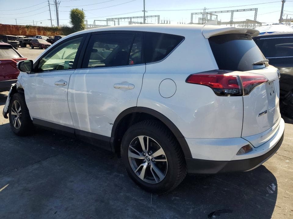 2017 TOYOTA RAV4 XLE 2
