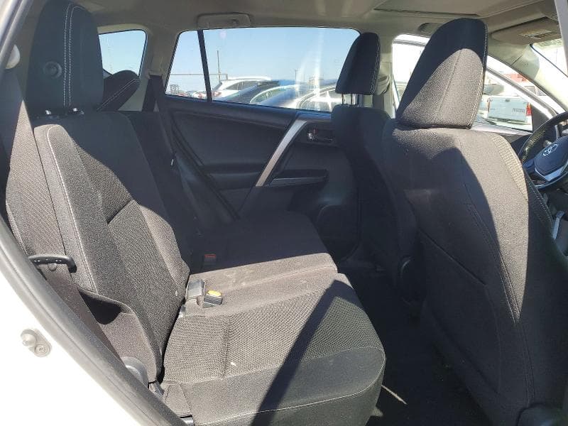 2017 TOYOTA RAV4 XLE 11