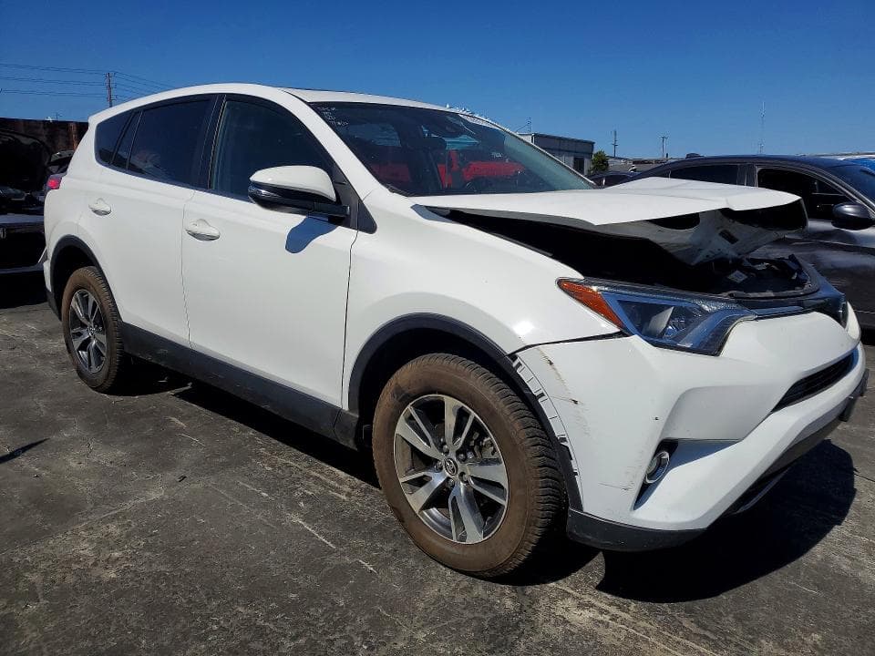 2017 TOYOTA RAV4 XLE 4