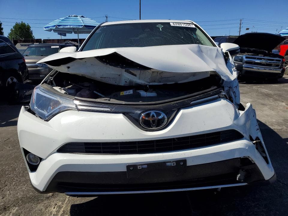 2017 TOYOTA RAV4 XLE 5