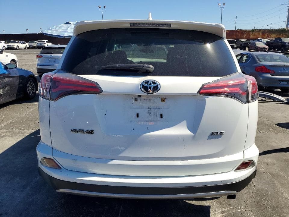 2017 TOYOTA RAV4 XLE 6