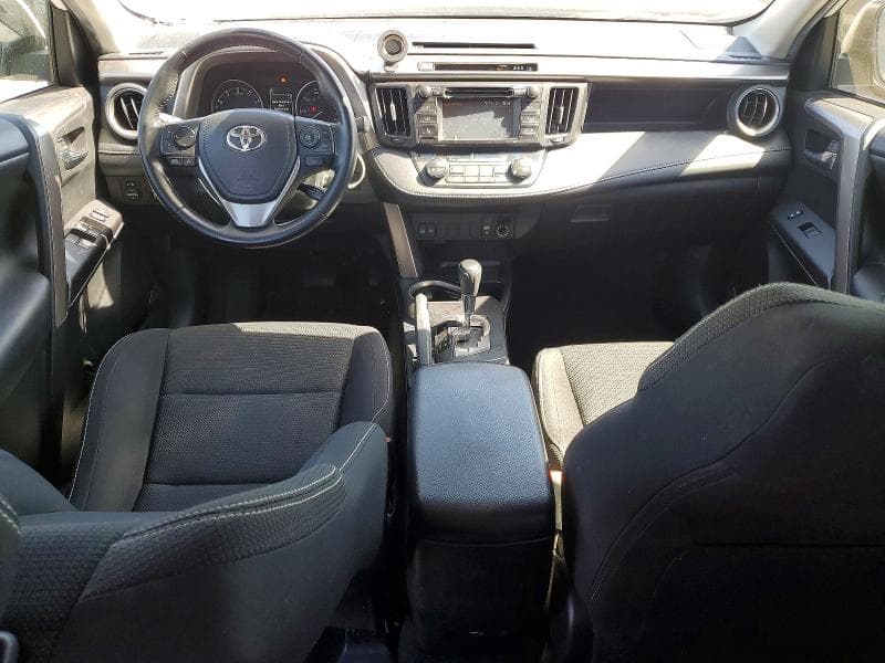 2017 TOYOTA RAV4 XLE 8