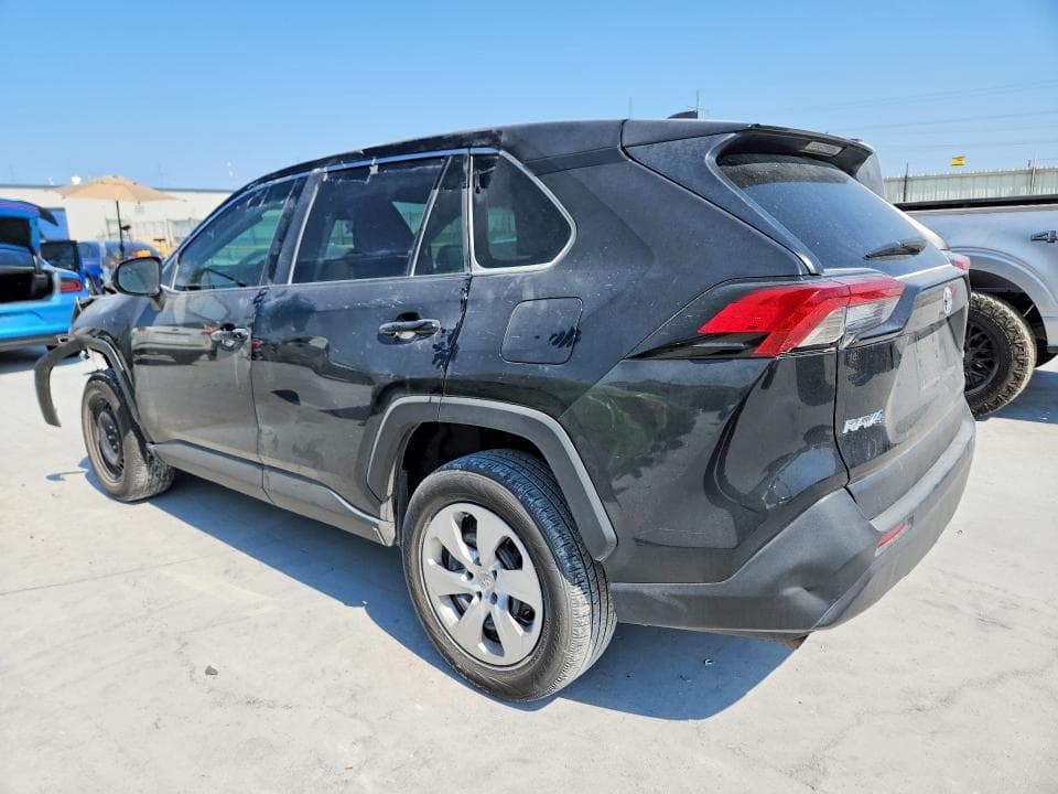 2022 TOYOTA RAV4 LE 2