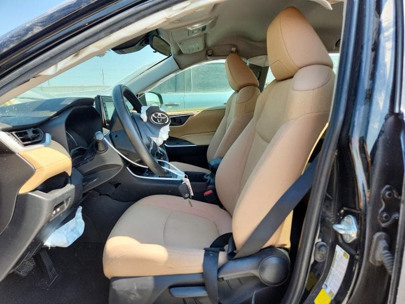 2022 TOYOTA RAV4 LE 7
