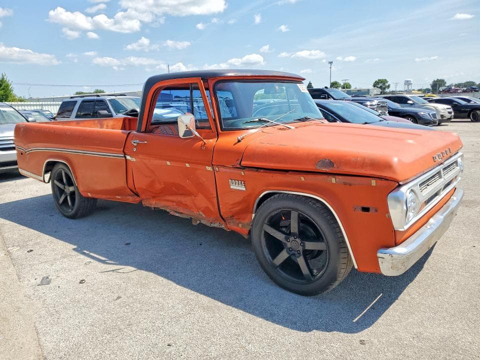 1971 DODGE D100 1/2 TON 4
