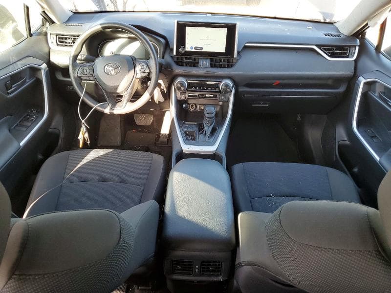2025 TOYOTA RAV4 LE 8