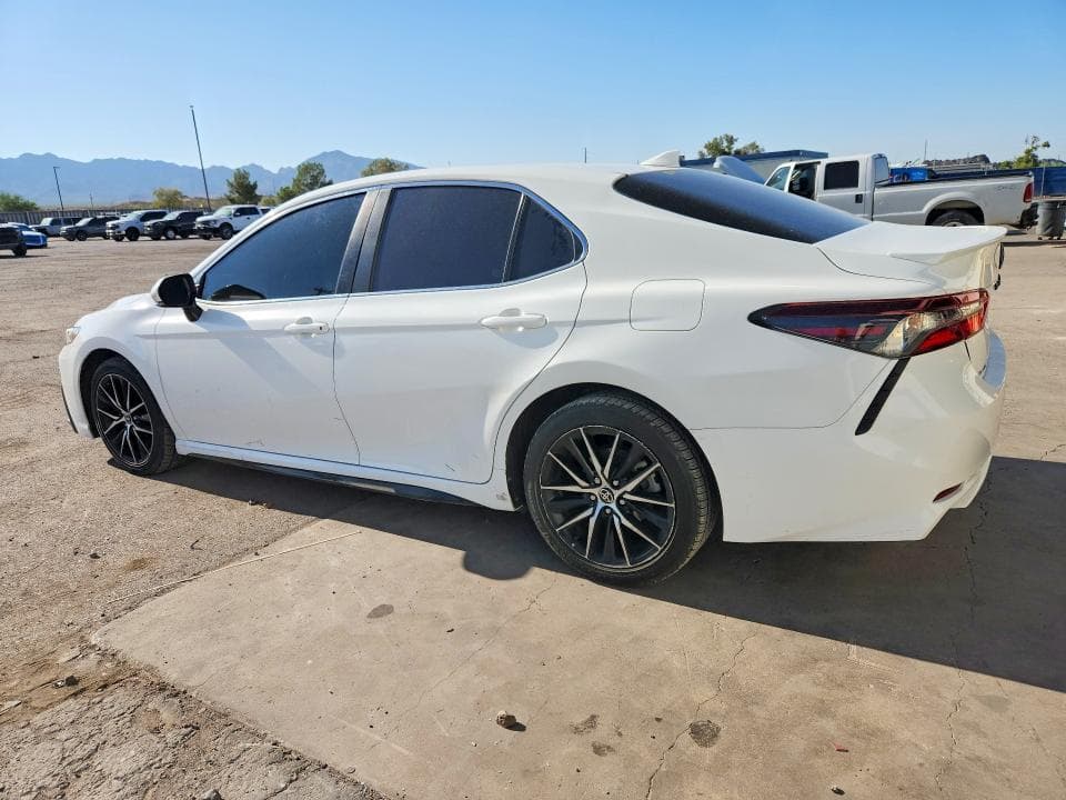 2022 TOYOTA CAMRY SE 2