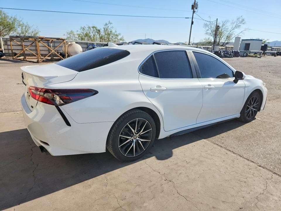 2022 TOYOTA CAMRY SE 3