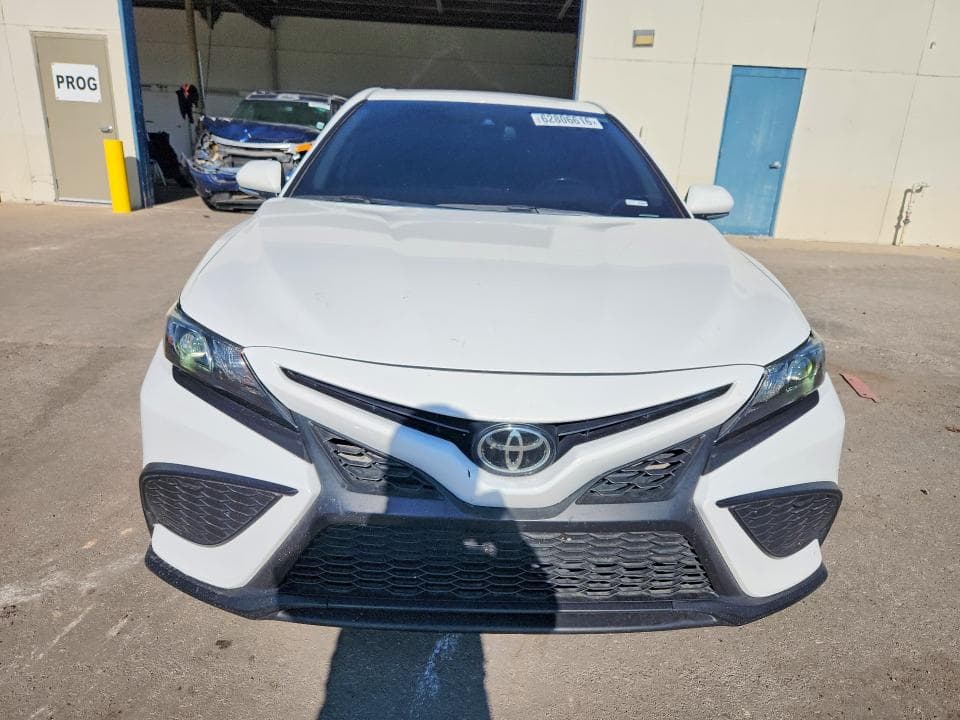 2022 TOYOTA CAMRY SE 5