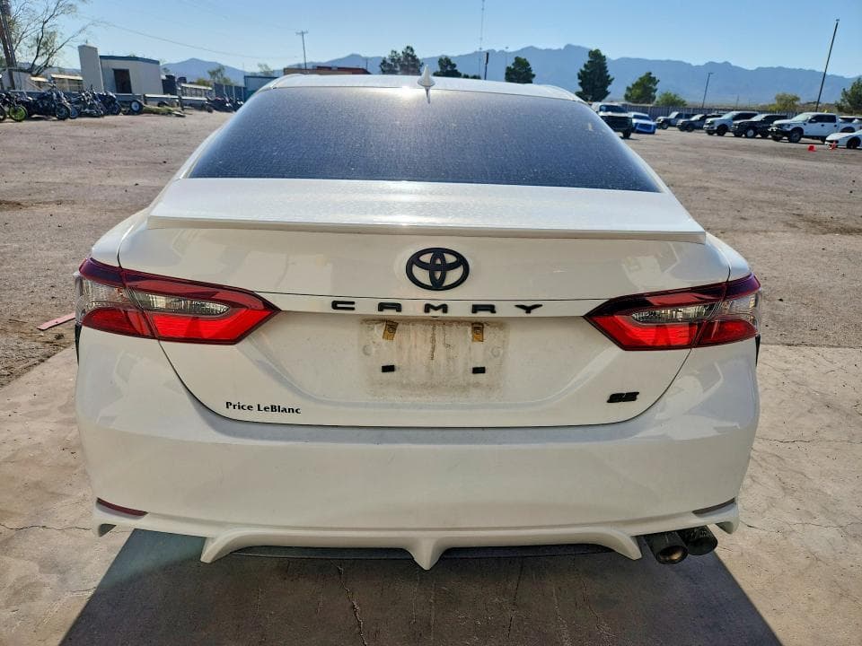 2022 TOYOTA CAMRY SE 6