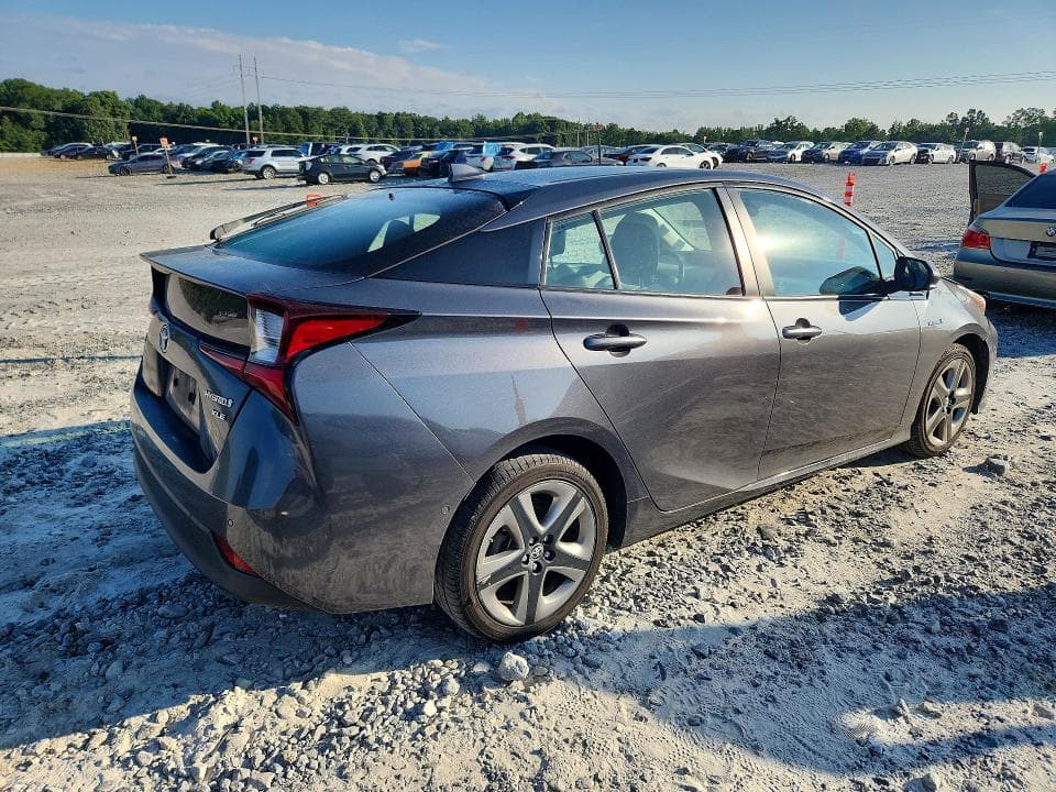 2019 TOYOTA PRIUS XLE 3