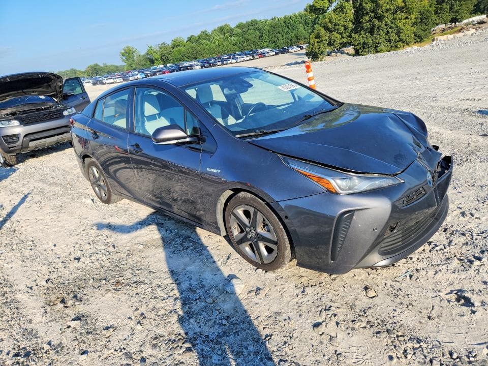 2019 TOYOTA PRIUS XLE 4
