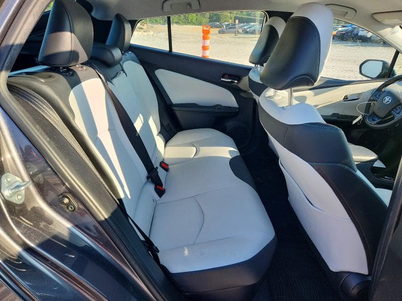 2019 TOYOTA PRIUS XLE 10