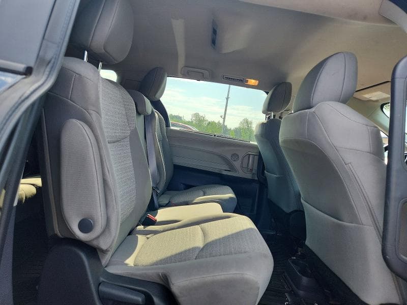 2023 TOYOTA SIENNA LE 11