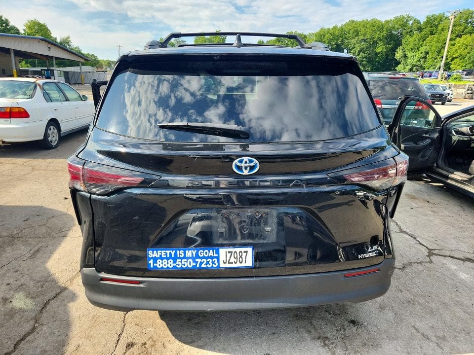 2023 TOYOTA SIENNA LE 6