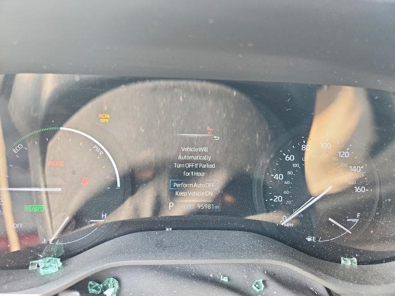 2023 TOYOTA SIENNA LE 9