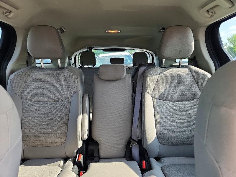 2023 TOYOTA SIENNA LE 10