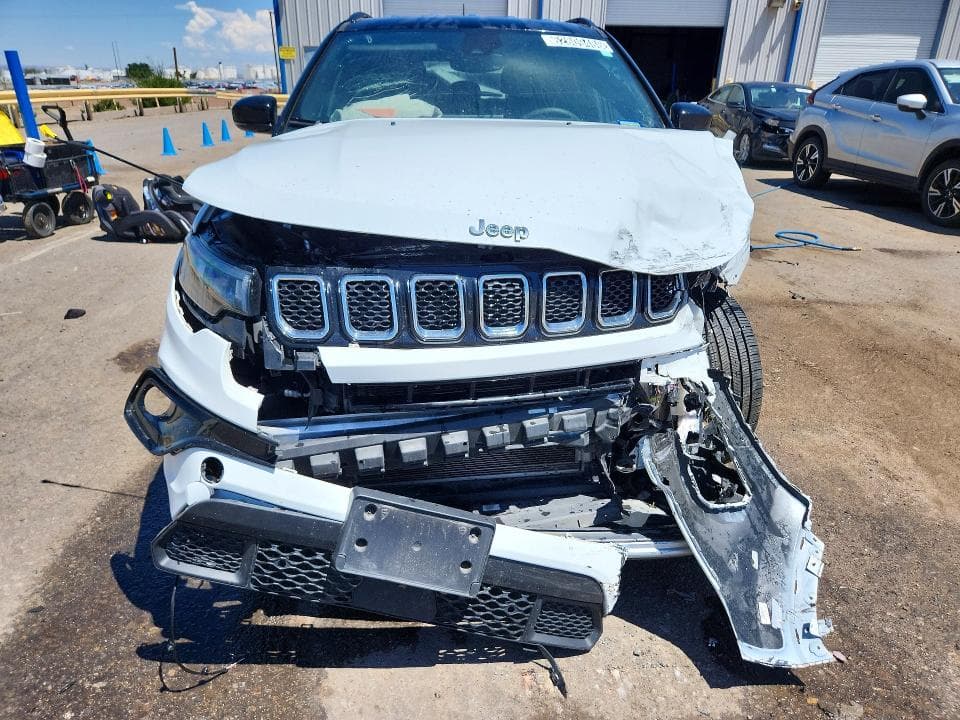 2024 JEEP AVENGER SU 5
