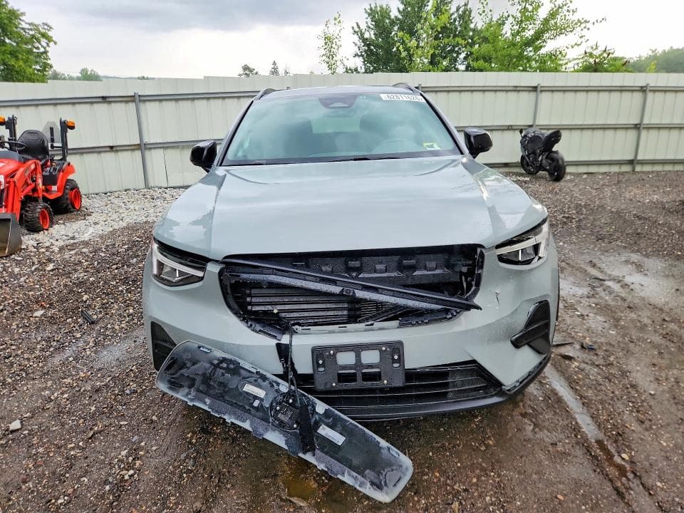 2025 VOLVO EX40 CORE 5