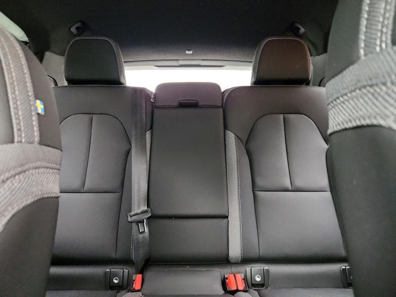 2025 VOLVO EX40 CORE 10