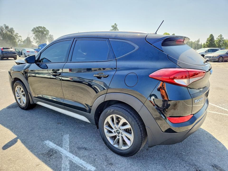 2017 HYUNDAI TUCSON SE 2
