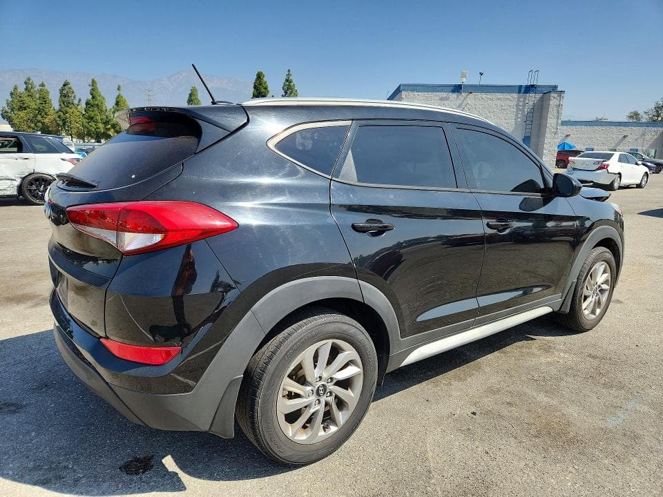 2017 HYUNDAI TUCSON SE 3