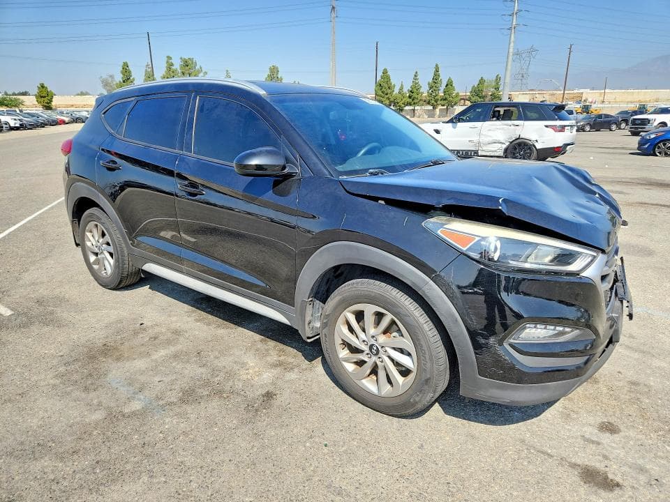 2017 HYUNDAI TUCSON SE 4