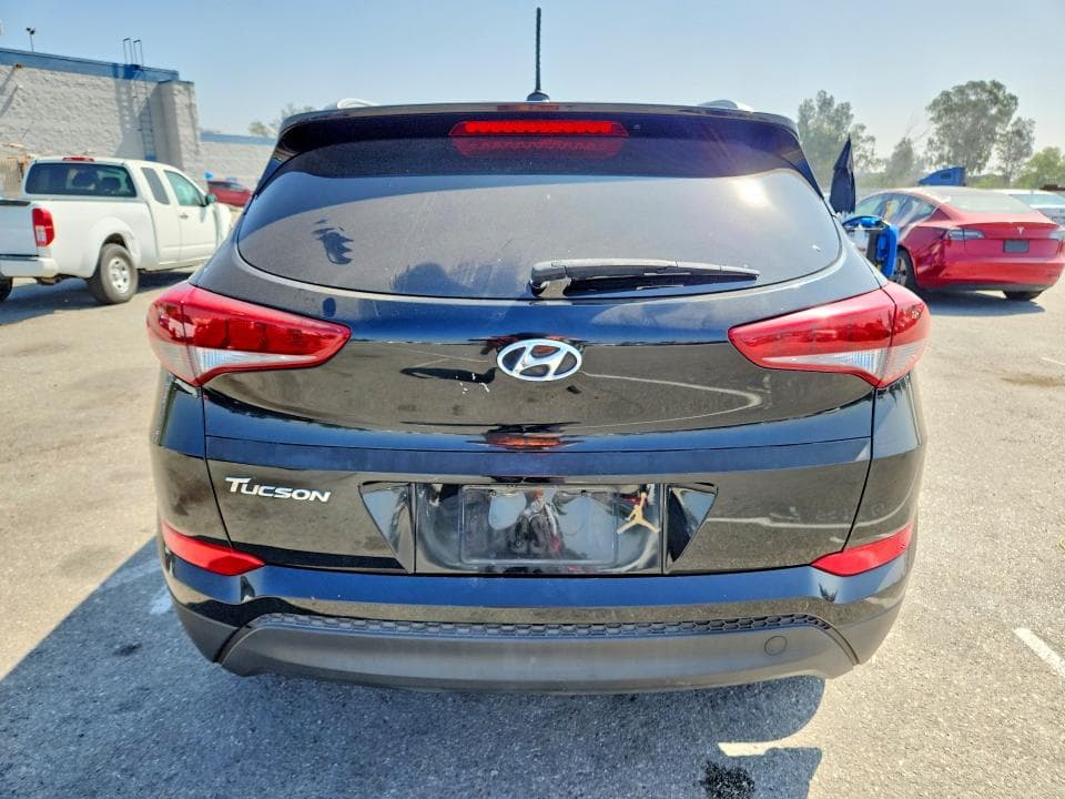 2017 HYUNDAI TUCSON SE 6