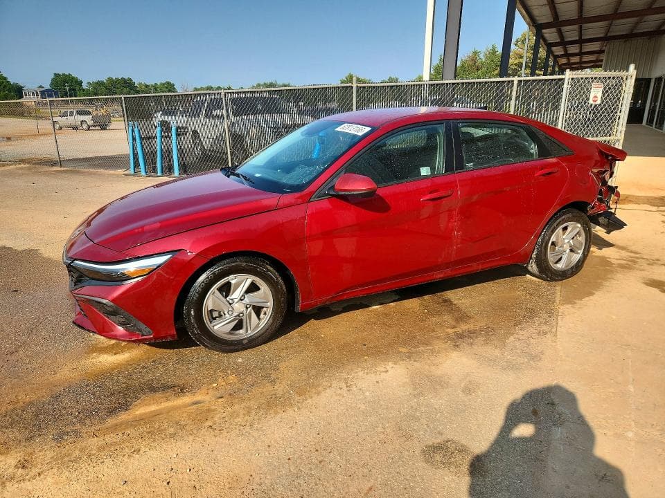 2024 HYUNDAI ELANTRA SE - 1