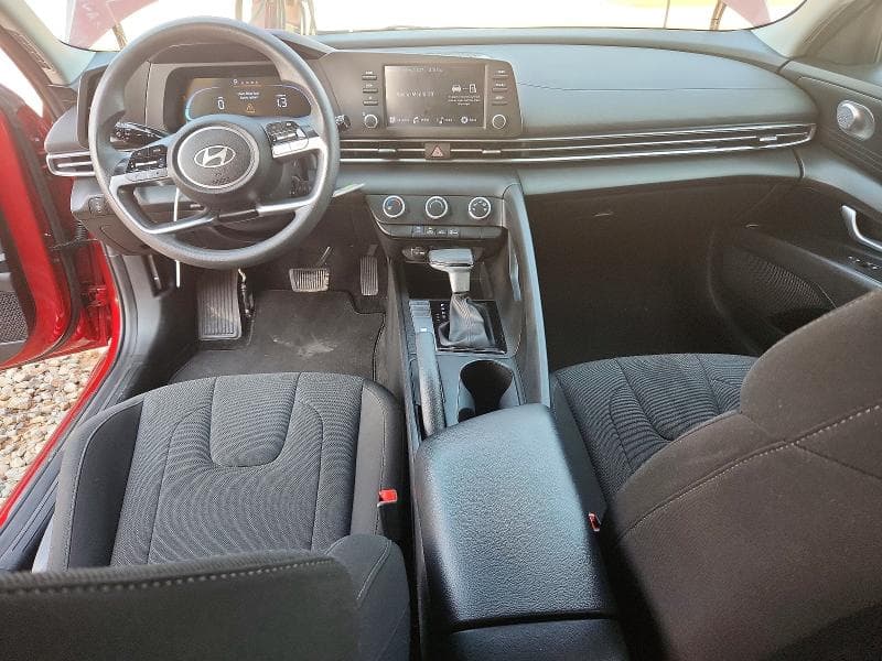 2024 HYUNDAI ELANTRA SE 8