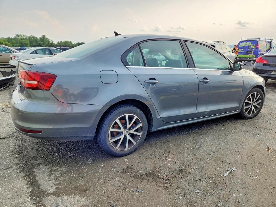 2017 VOLKSWAGEN JETTA SE 3