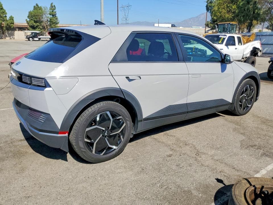 2023 HYUNDAI IONIQ 5 SEL 3