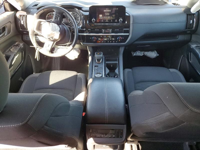 2025 NISSAN PATHFINDER SV 8