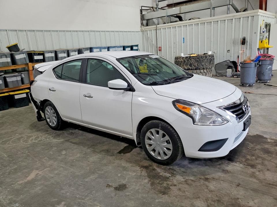 2018 NISSAN VERSA SV 4