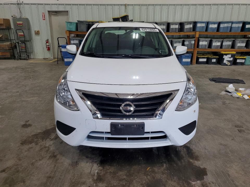 2018 NISSAN VERSA SV 5