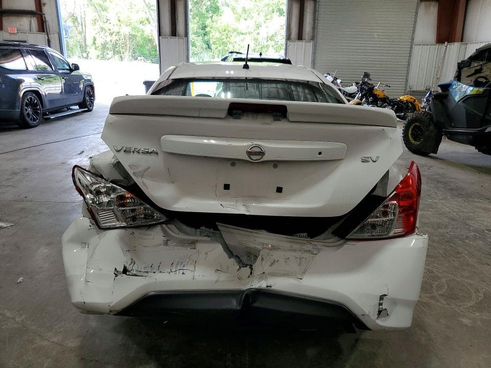 2018 NISSAN VERSA SV 6