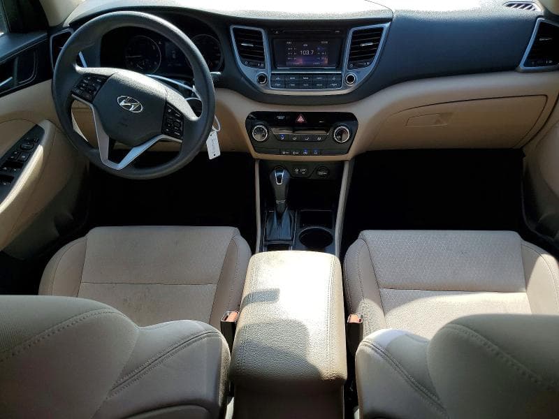 2017 HYUNDAI TUCSON SE 8