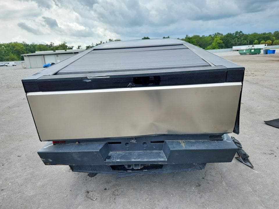 2025 TESLA CYBERTRUCK 6