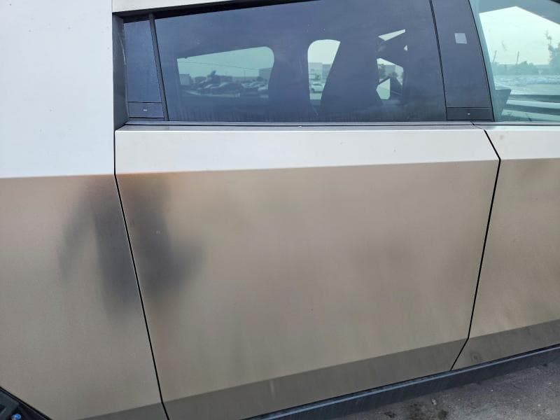 2025 TESLA CYBERTRUCK 10