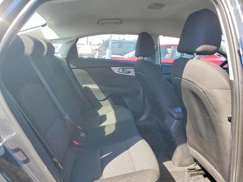 2023 KIA FORTE LX 10