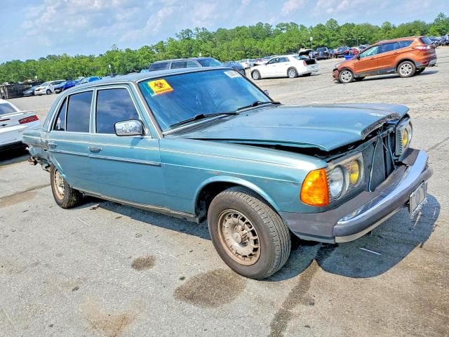 1985 MERCEDES-BENZ 300 DT 4