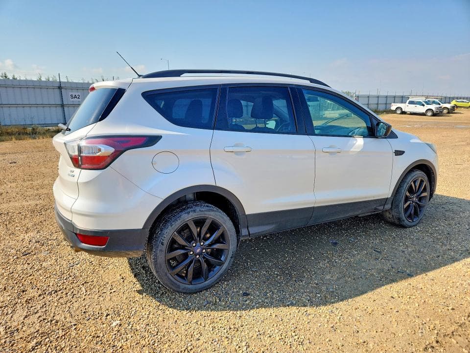2017 FORD ESCAPE SE 3